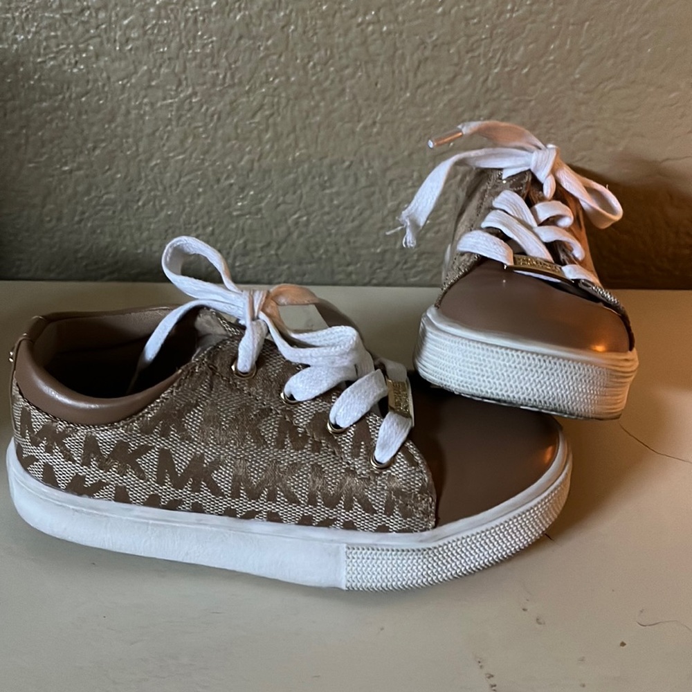 Michael Kors shoes size 10 girls.